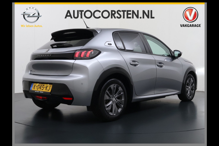 Peugeot e-208 EV SOH 92,5% Panoramadak Stoelverwarming 3D-Navi 360°Camera Apple Carplay Android Auto Ecc Cruise Control Pdc Keyless 50kWh Allu Led Lmv Privacy Glas Isofix DAB+ Bluetooth Regen-Lichtsensor Lane Assist Dealeronderhouden Origineel Nederlandse Auto
