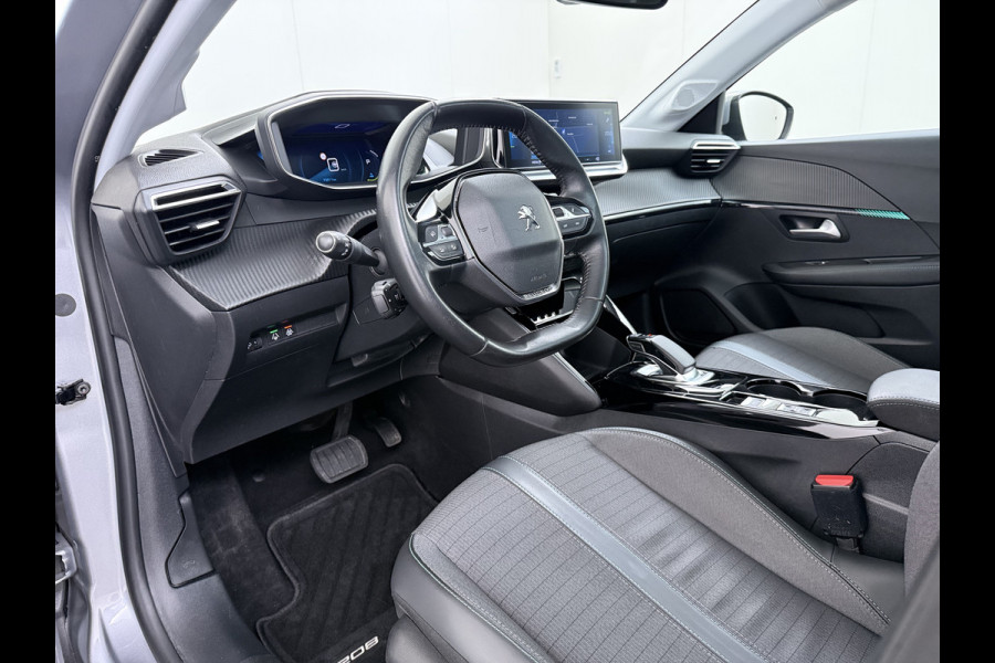 Peugeot e-208 EV SOH 92,5% Panoramadak Stoelverwarming 3D-Navi 360°Camera Apple Carplay Android Auto Ecc Cruise Control Pdc Keyless 50kWh Allu Led Lmv Privacy Glas Isofix DAB+ Bluetooth Regen-Lichtsensor Lane Assist Dealeronderhouden Origineel Nederlandse Auto