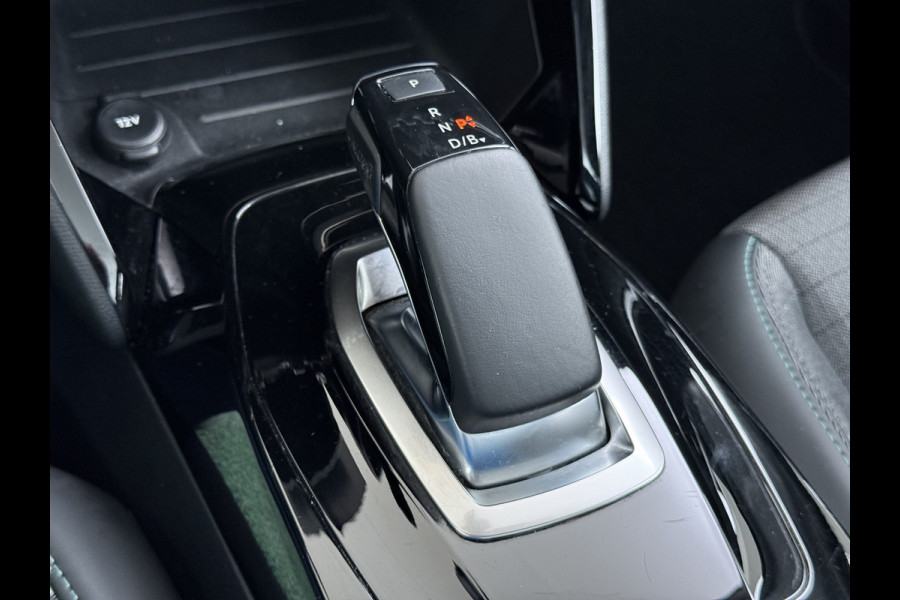 Peugeot e-208 EV SOH 92,5% Panoramadak Stoelverwarming 3D-Navi 360°Camera Apple Carplay Android Auto Ecc Cruise Control Pdc Keyless 50kWh Allu Led Lmv Privacy Glas Isofix DAB+ Bluetooth Regen-Lichtsensor Lane Assist Dealeronderhouden Origineel Nederlandse Auto