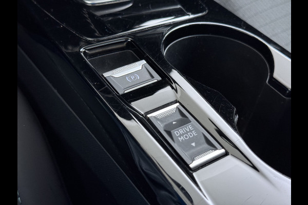 Peugeot e-208 EV SOH 92,5% Panoramadak Stoelverwarming 3D-Navi 360°Camera Apple Carplay Android Auto Ecc Cruise Control Pdc Keyless 50kWh Allu Led Lmv Privacy Glas Isofix DAB+ Bluetooth Regen-Lichtsensor Lane Assist Dealeronderhouden Origineel Nederlandse Auto