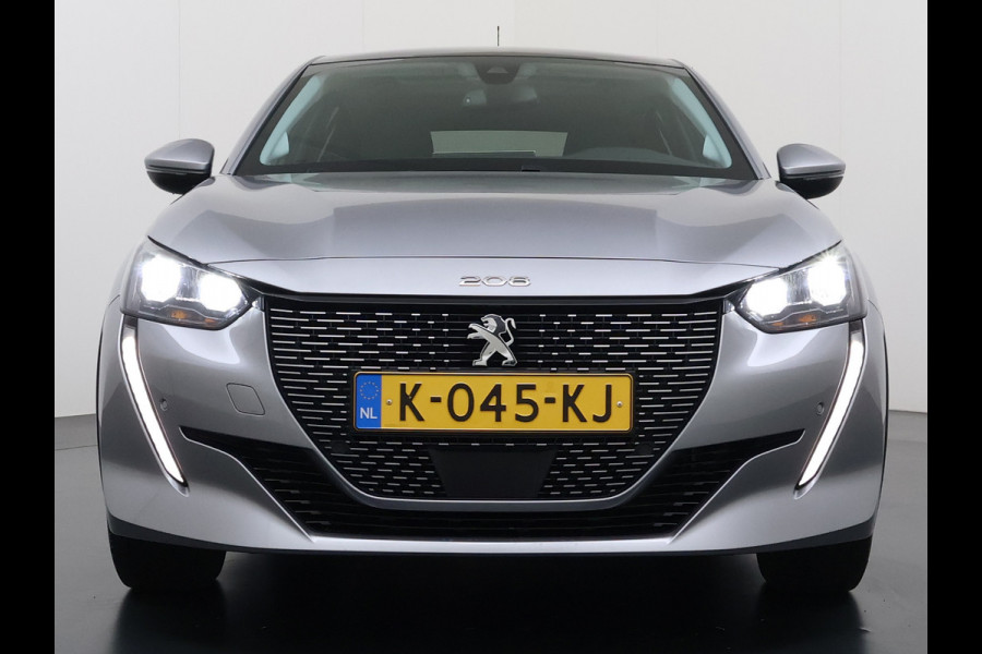 Peugeot e-208 EV SOH 92,5% Panoramadak Stoelverwarming 3D-Navi 360°Camera Apple Carplay Android Auto Ecc Cruise Control Pdc Keyless 50kWh Allu Led Lmv Privacy Glas Isofix DAB+ Bluetooth Regen-Lichtsensor Lane Assist Dealeronderhouden Origineel Nederlandse Auto