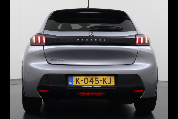 Peugeot e-208 EV SOH 92,5% Panoramadak Stoelverwarming 3D-Navi 360°Camera Apple Carplay Android Auto Ecc Cruise Control Pdc Keyless 50kWh Allu Led Lmv Privacy Glas Isofix DAB+ Bluetooth Regen-Lichtsensor Lane Assist Dealeronderhouden Origineel Nederlandse Auto