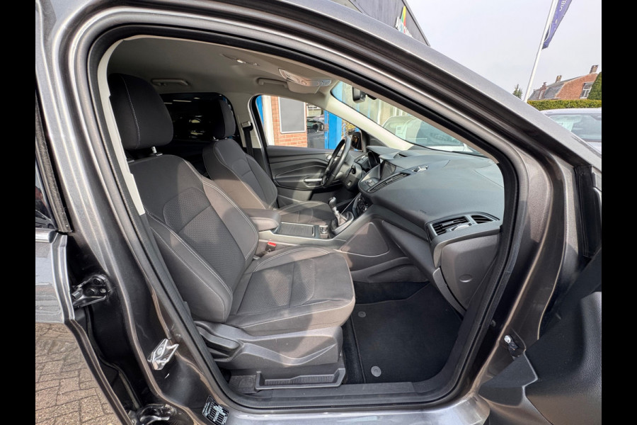 Ford Kuga 1.5 Titanium Styling Pack 2018 NAVI CLIMA Trekh NAP