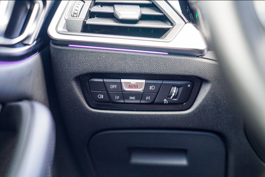 BMW 4 Serie Coupé M4 Competition | Carbon Kuipstoelen | Stuurwiel Verwarming | Carbon Interieur/Exterieur | 360 Camera | Memory