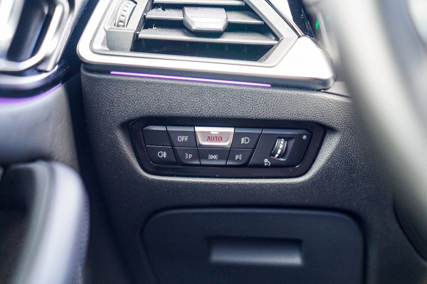 BMW 4 Serie Coupé M4 Competition | Carbon Kuipstoelen | Stuurwiel Verwarming | Carbon Interieur/Exterieur | 360 Camera | Memory