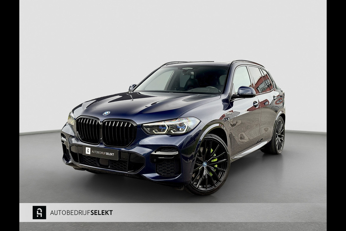 BMW X5 XDrive45e M-Sport Seats | Pano | Trekhaak | 22 inch | Laser | Massage | Skylounge | Softclose | Carbon | Swarovski | Headup