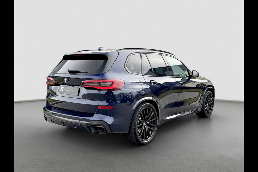 BMW X5 XDrive45e M-Sport Seats | Pano | Trekhaak | 22 inch | Laser | Massage | Skylounge | Softclose | Carbon | Swarovski | Headup