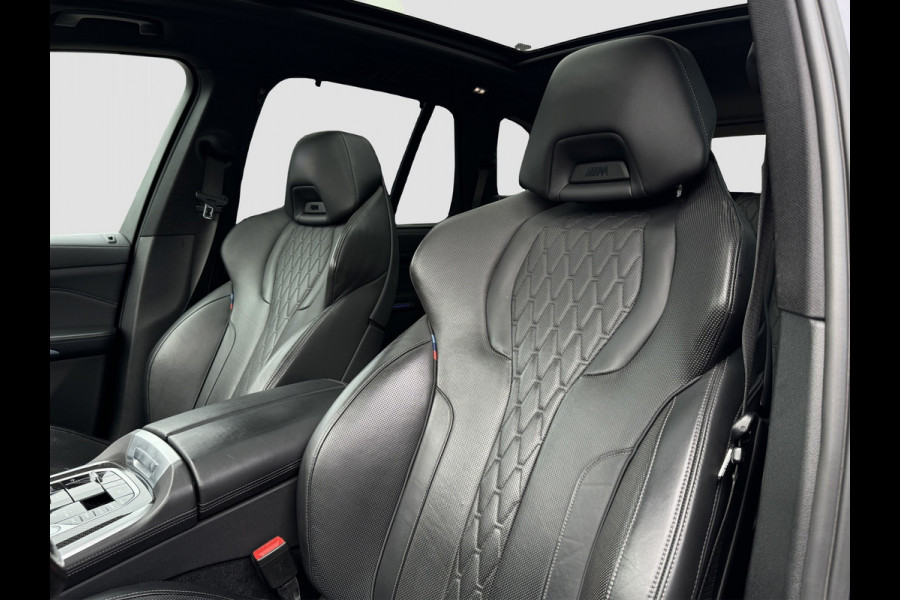 BMW X5 XDrive45e M-Sport Seats | Pano | Trekhaak | 22 inch | Laser | Massage | Skylounge | Softclose | Carbon | Swarovski | Headup