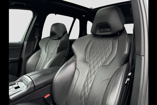 BMW X5 XDrive45e M-Sport Seats | Pano | Trekhaak | 22 inch | Laser | Massage | Skylounge | Softclose | Carbon | Swarovski | Headup