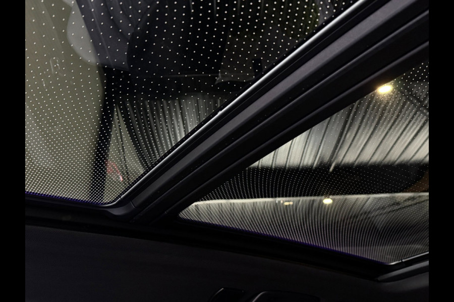 BMW X5 XDrive45e M-Sport Seats | Pano | Trekhaak | 22 inch | Laser | Massage | Skylounge | Softclose | Carbon | Swarovski | Headup