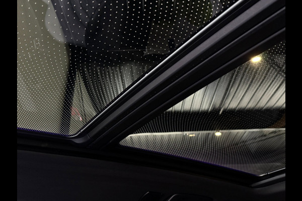 BMW X5 XDrive45e M-Sport Seats | Pano | Trekhaak | 22 inch | Laser | Massage | Skylounge | Softclose | Carbon | Swarovski | Headup