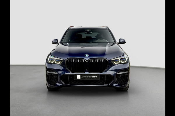 BMW X5 XDrive45e M-Sport Seats | Pano | Trekhaak | 22 inch | Laser | Massage | Skylounge | Softclose | Carbon | Swarovski | Headup