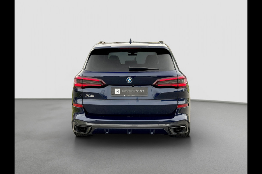 BMW X5 XDrive45e M-Sport Seats | Pano | Trekhaak | 22 inch | Laser | Massage | Skylounge | Softclose | Carbon | Swarovski | Headup