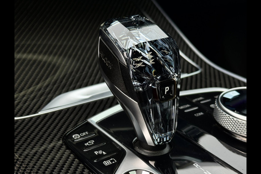 BMW X5 XDrive45e M-Sport Seats | Pano | Trekhaak | 22 inch | Laser | Massage | Skylounge | Softclose | Carbon | Swarovski | Headup