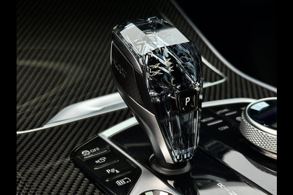 BMW X5 XDrive45e M-Sport Seats | Pano | Trekhaak | 22 inch | Laser | Massage | Skylounge | Softclose | Carbon | Swarovski | Headup