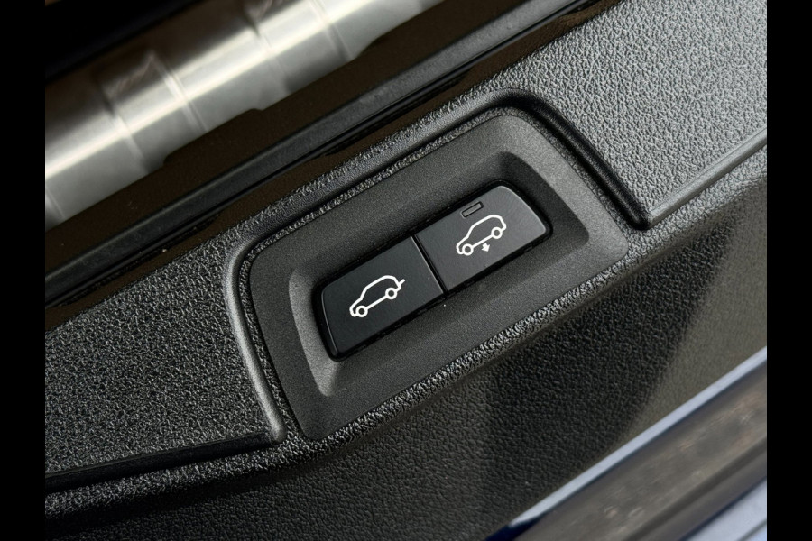 BMW X5 XDrive45e M-Sport Seats | Pano | Trekhaak | 22 inch | Laser | Massage | Skylounge | Softclose | Carbon | Swarovski | Headup