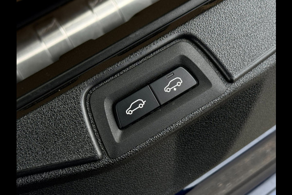 BMW X5 XDrive45e M-Sport Seats | Pano | Trekhaak | 22 inch | Laser | Massage | Skylounge | Softclose | Carbon | Swarovski | Headup