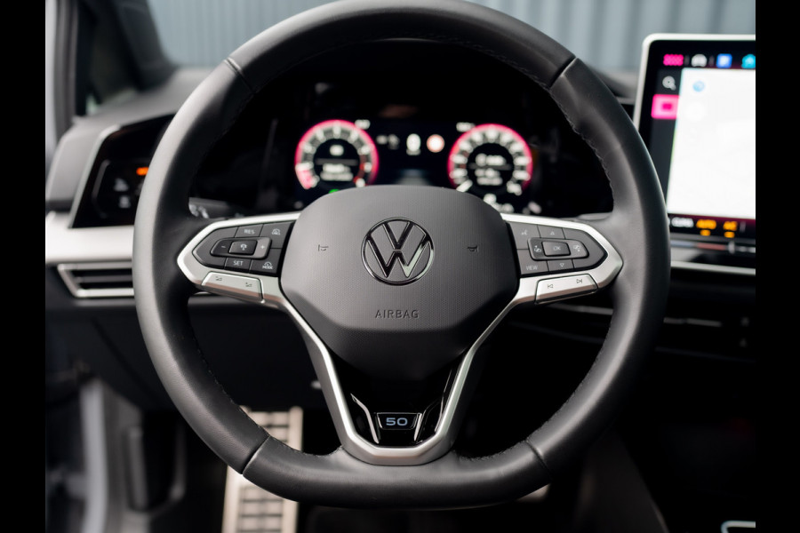 Volkswagen Golf 1.5 eTSI 50 Edition | Panodak | Trekhaak wegkl. | Stoelgeheugen | Head Up | IQ Light | Prijs Rijklaar!!