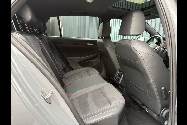 Volkswagen Golf 1.5 eTSI 50 Edition | Panodak | Trekhaak wegkl. | Stoelgeheugen | Head Up | IQ Light | Prijs Rijklaar!!