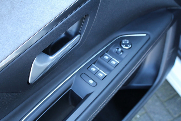 Peugeot 3008 1.2 PureTech Blue Lease GT