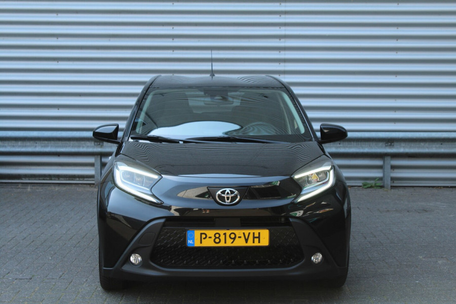 Toyota Aygo X 1.0 VVT-i MT first