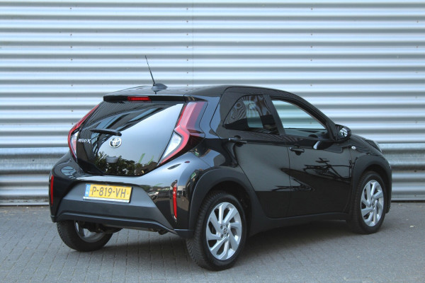 Toyota Aygo X 1.0 VVT-i MT first