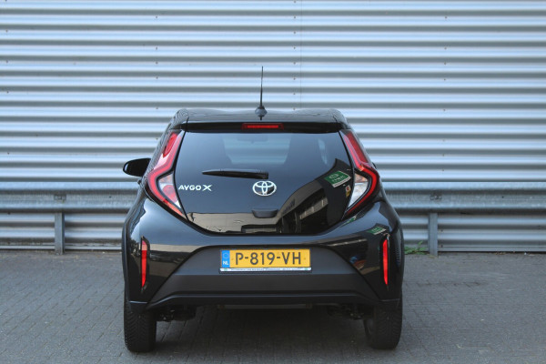 Toyota Aygo X 1.0 VVT-i MT first