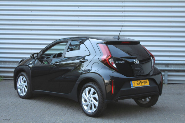 Toyota Aygo X 1.0 VVT-i MT first
