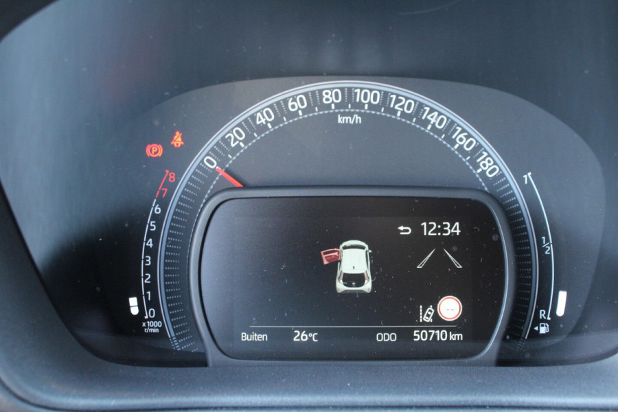 Toyota Aygo X 1.0 VVT-i MT first