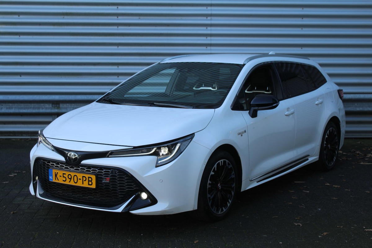 Toyota Corolla Touring Sports 1.8 Hybrid 140pk GR-Sport AUTOMAAT NL-Auto NAP