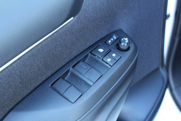 Toyota Yaris 1.5 Hybrid 116pk Executive AUTOMAAT NL-Auto NAP