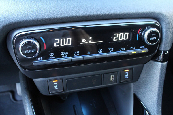 Toyota Yaris 1.5 Hybrid 116pk Executive AUTOMAAT NL-Auto NAP