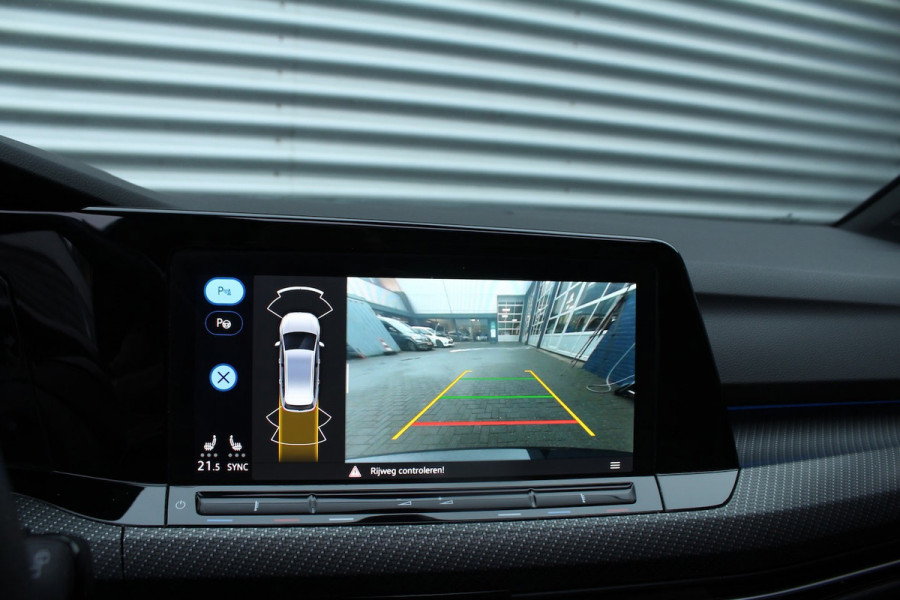 Volkswagen Golf Variant 1.5 eTSI 150pk R-Line DSG7 NL-Auto NAP Panoramadak