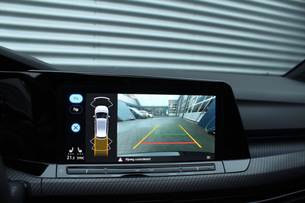 Volkswagen Golf Variant 1.5 eTSI 150pk R-Line DSG7 NL-Auto NAP Panoramadak