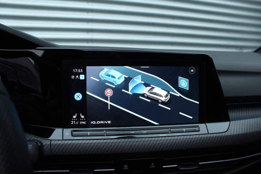 Volkswagen Golf Variant 1.5 eTSI 150pk R-Line DSG7 NL-Auto NAP Panoramadak