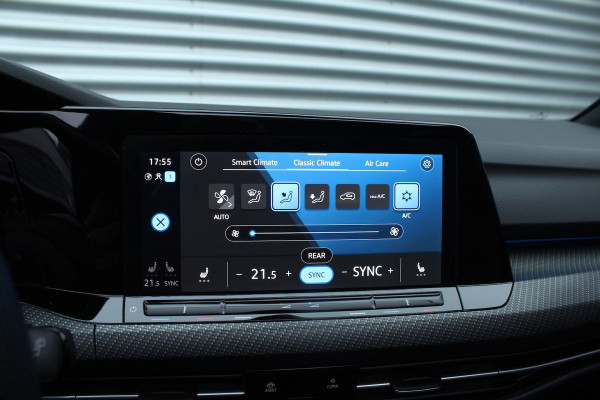 Volkswagen Golf Variant 1.5 eTSI 150pk R-Line DSG7 NL-Auto NAP Panoramadak