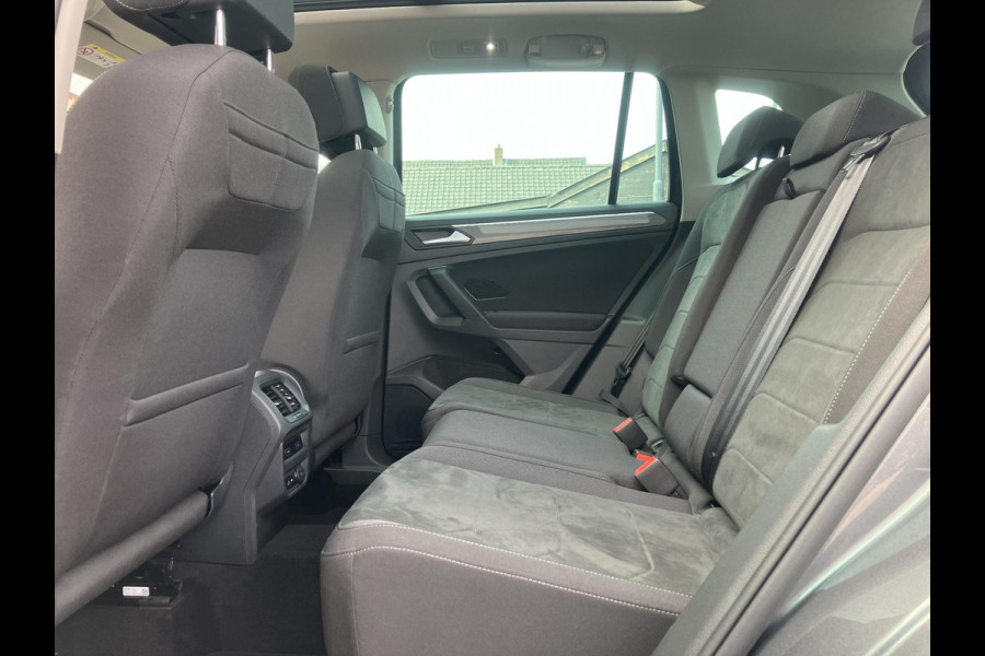 Volkswagen Tiguan 1.5 TSI ACT Highline Business R | Pano | LED | ACC