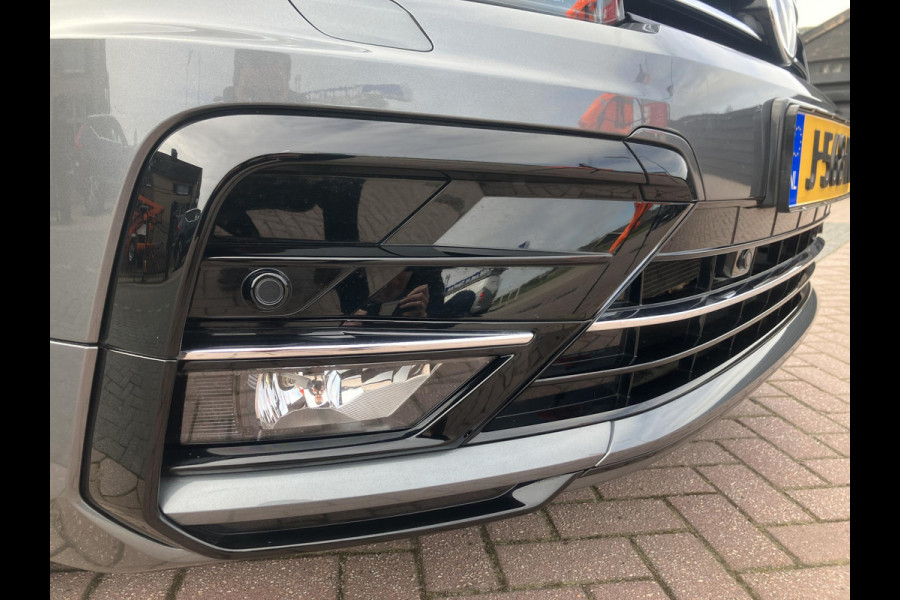 Volkswagen Tiguan 1.5 TSI ACT Highline Business R | Pano | LED | ACC