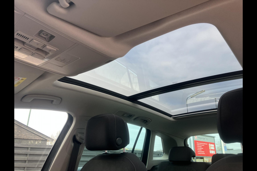 Volkswagen Tiguan 1.5 TSI ACT Highline Business R | Pano | LED | ACC