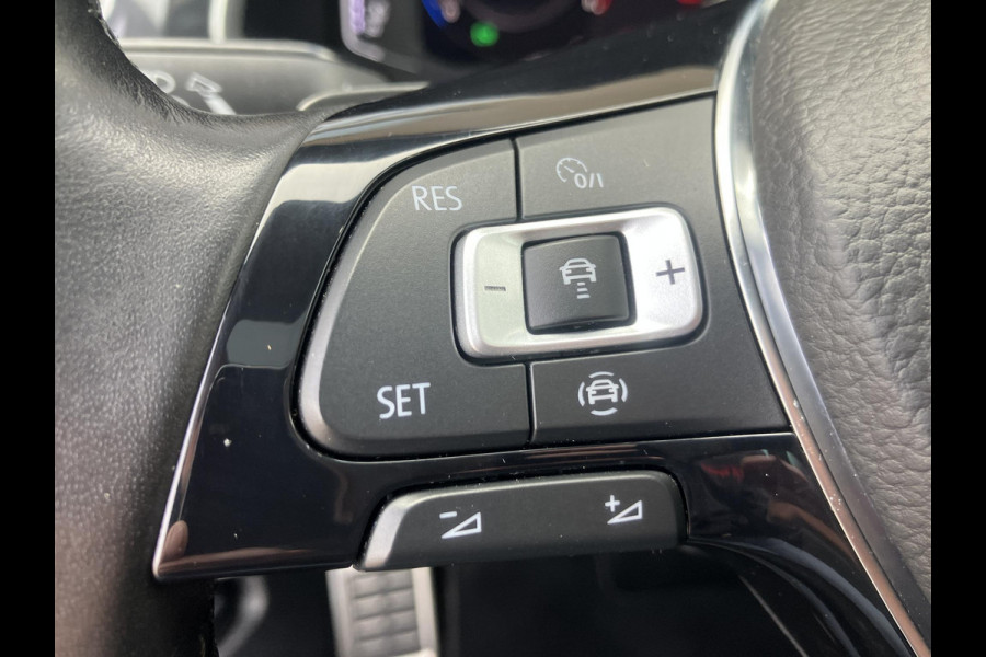 Volkswagen Tiguan 1.5 TSI ACT Highline Business R | Pano | LED | ACC