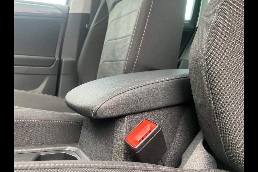 Volkswagen Tiguan 1.5 TSI ACT Highline Business R | Pano | LED | ACC