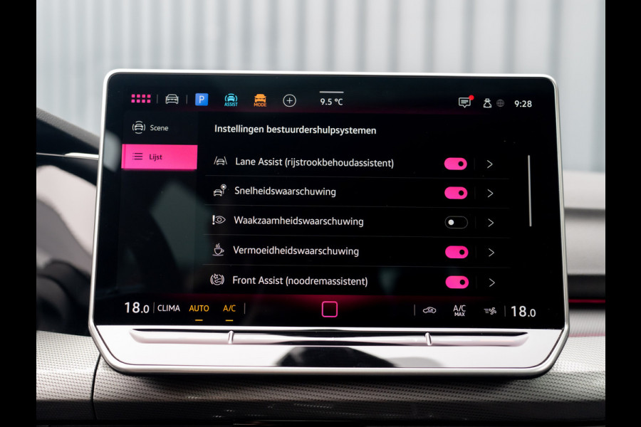 Volkswagen Golf 1.5 eTSI 50 Edition | Panodak | Trekhaak wegkl. | Stoelgeheugen | Head Up | IQ Light | Prijs Rijklaar!!