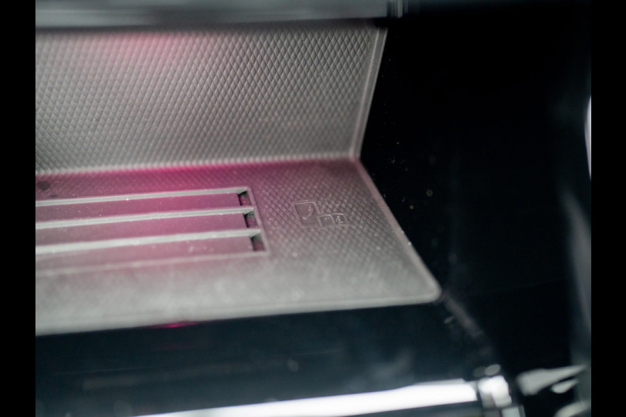 Volkswagen Golf 1.5 eTSI 50 Edition | Panodak | Trekhaak wegkl. | Stoelgeheugen | Head Up | IQ Light | Prijs Rijklaar!!