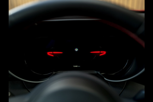 Alfa Romeo Giulia 2.0T GME AWD Competizione 280pk | Q-velgen | Harman/Kardon | Adapt. cruise | Veloce stoelen