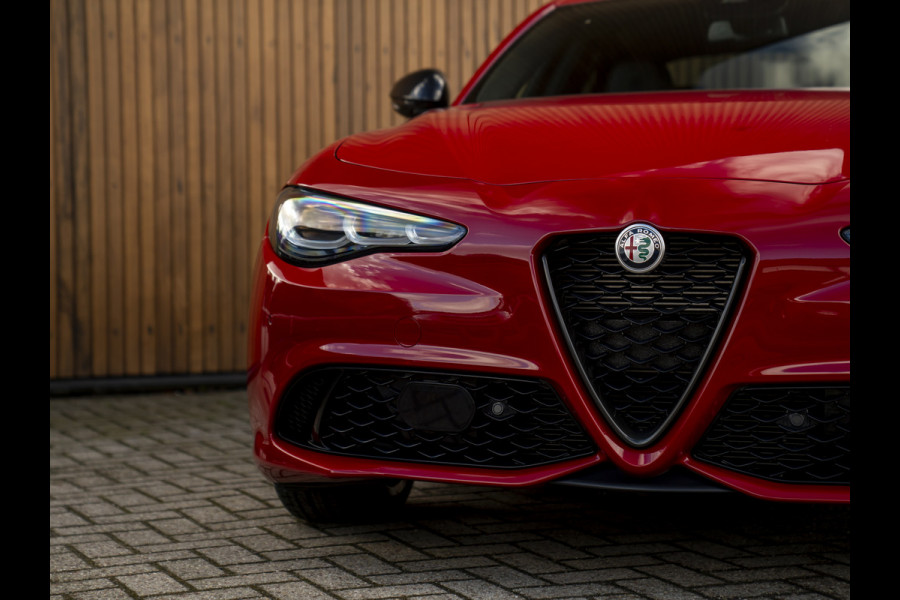 Alfa Romeo Giulia 2.0T GME AWD Competizione 280pk | Q-velgen | Harman/Kardon | Adapt. cruise | Veloce stoelen