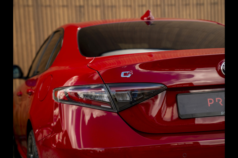 Alfa Romeo Giulia 2.0T GME AWD Competizione 280pk | Q-velgen | Harman/Kardon | Adapt. cruise | Veloce stoelen