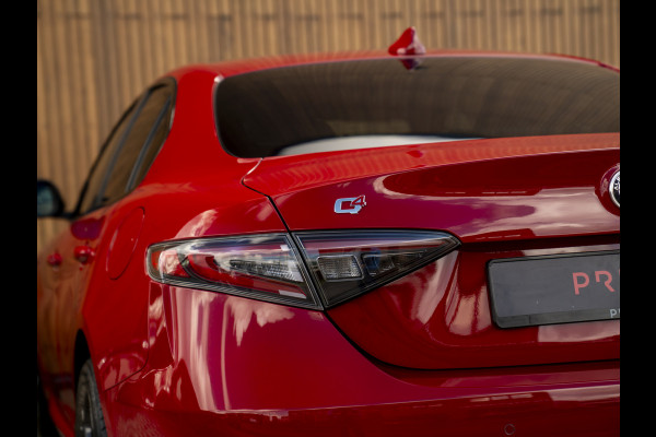 Alfa Romeo Giulia 2.0T GME AWD Competizione 280pk | Q-velgen | Harman/Kardon | Adapt. cruise | Veloce stoelen