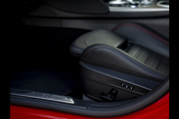 Alfa Romeo Giulia 2.0T GME AWD Competizione 280pk | Q-velgen | Harman/Kardon | Adapt. cruise | Veloce stoelen
