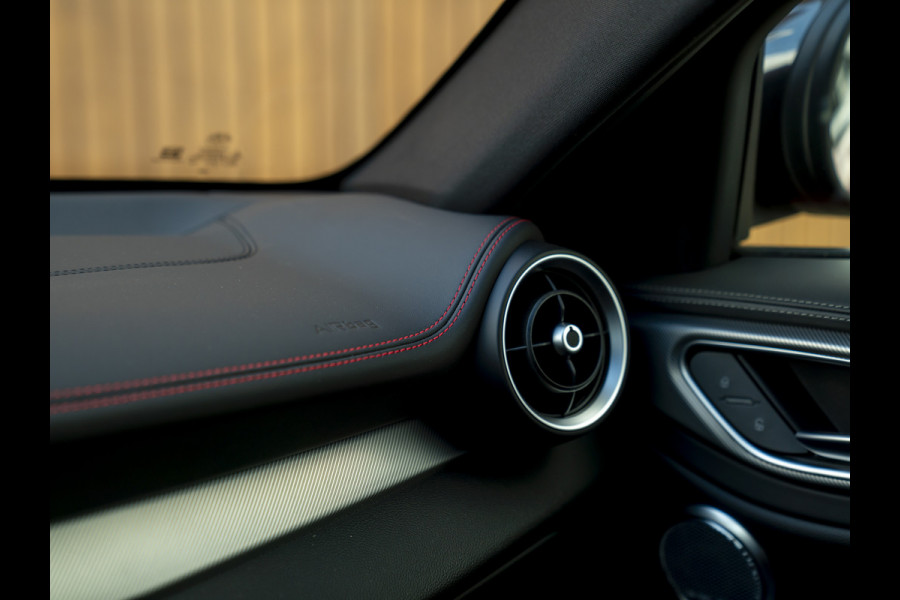 Alfa Romeo Giulia 2.0T GME AWD Competizione 280pk | Q-velgen | Harman/Kardon | Adapt. cruise | Veloce stoelen