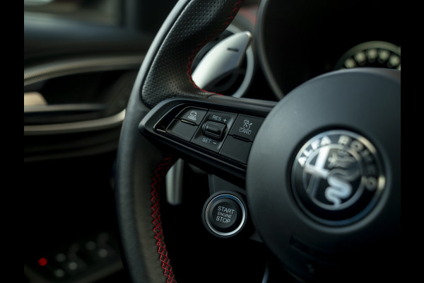 Alfa Romeo Giulia 2.0T GME AWD Competizione 280pk | Q-velgen | Harman/Kardon | Adapt. cruise | Veloce stoelen